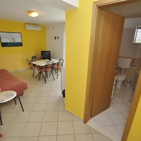 Dalmatina Apartman *