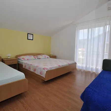 Dalmatina Apartman *
